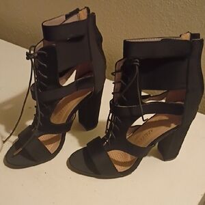 Women's Black Lace-Up Cutout Block Heel Sandals